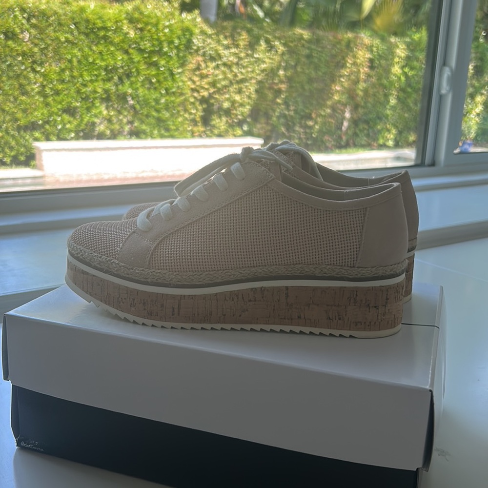 Dolce Vita Telah Sneakers